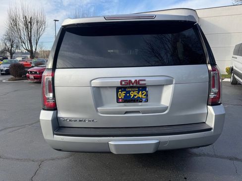 Used 2017 GMC Yukon XL SLT w/ Premium Edition image 4