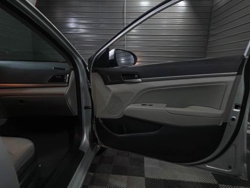 Used 2018 Hyundai Elantra Value Edition FWD image 30