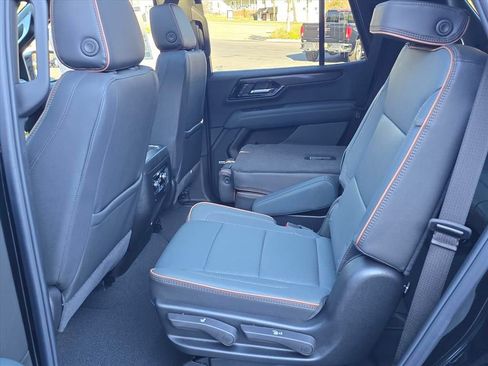 New 2026 GMC Yukon AT4 w/ AT4 Premium Package image 5