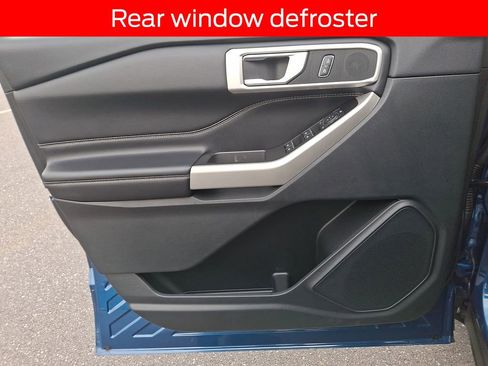 Used 2022 Ford Explorer XLT image 12