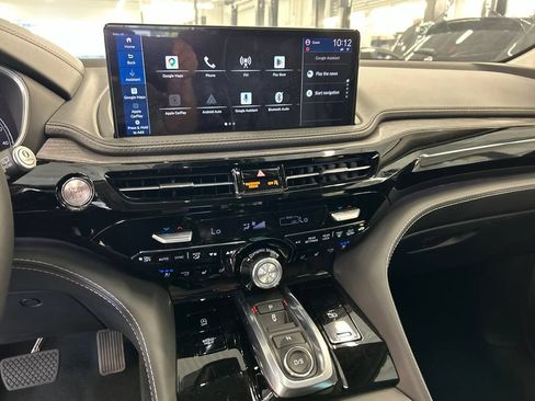 Certified 2026 Acura MDX w/ Advance Package AWD/4WD image 10