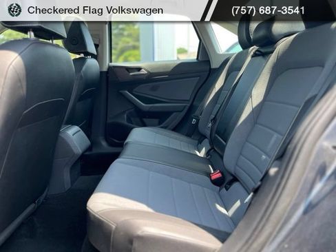 Used 2025 Volkswagen Jetta SE FWD image 26