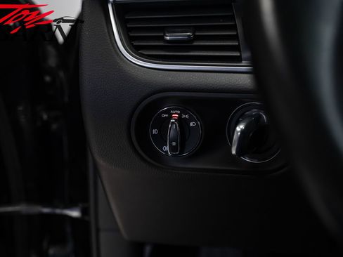 Used 2018 Porsche Macan GTS image 26