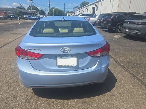 Used 2012 Hyundai Elantra GLS FWD image 6