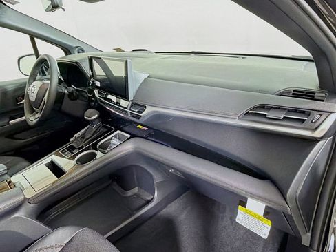 New 2026 Toyota Sienna Platinum AWD/4WD image 28