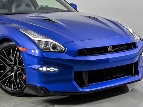 Used 2024 Nissan GT-R AWD/4WD image 2