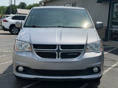 Used 2017 Dodge Grand Caravan SXT w/ Driver Convenience Group FWD image 8