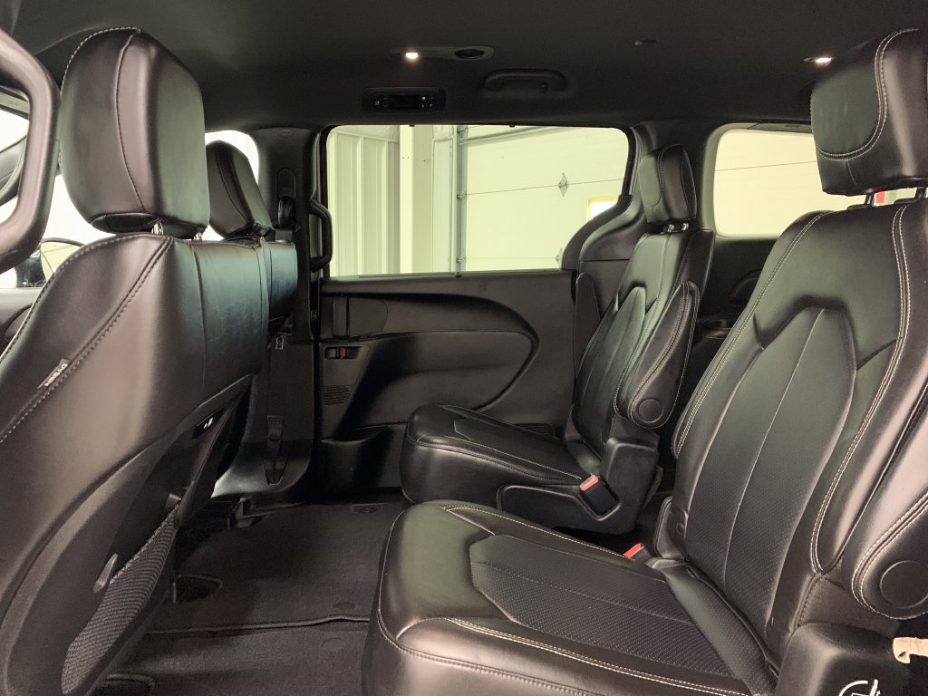 Used 2026 Chrysler Pacifica Select FWD image 17