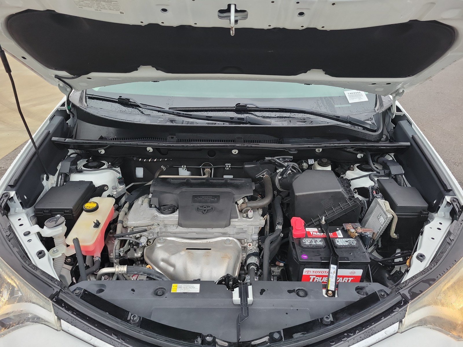 Used 2018 Toyota RAV4 LE FWD image 31