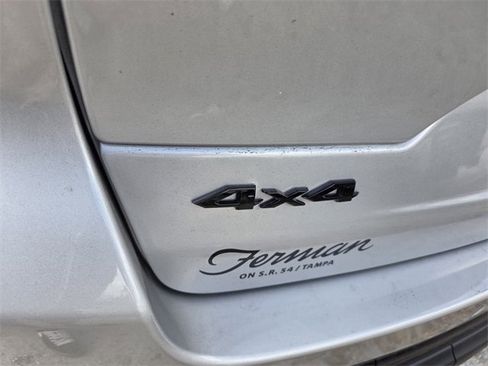 Certified 2025 Jeep Grand Cherokee Limited w/ Black Appearance Package image 5