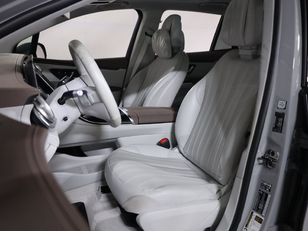 Used 2023 Mercedes-Benz EQS 450+ 4MATIC SUV image 31