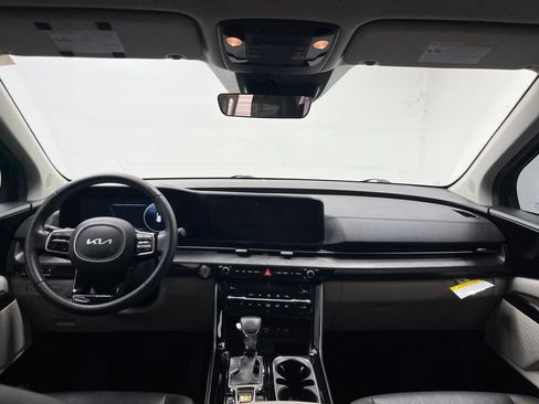 Used 2024 Kia Carnival SX FWD image 18