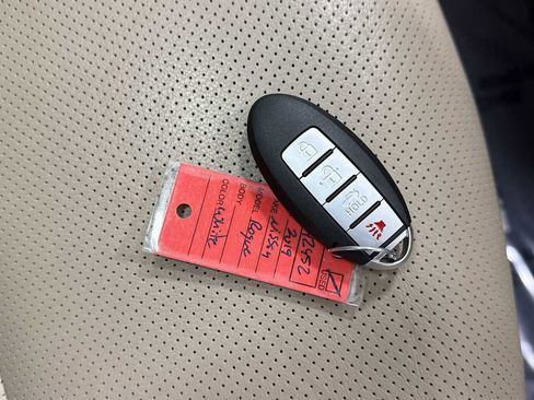 Used 2019 Nissan Rogue SL w/ Premium Package image 32