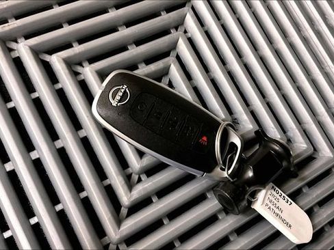 New 2025 Nissan Pathfinder Platinum w/ Lighting Package (N93) image 13