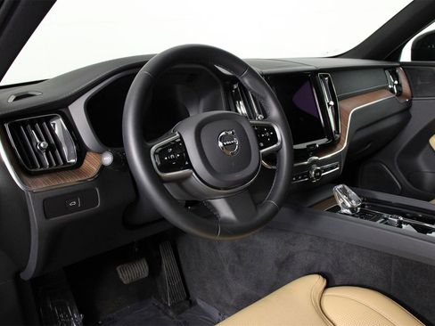 Certified 2023 Volvo XC60 B6 Ultimate w/ Protection Package Premier image 14