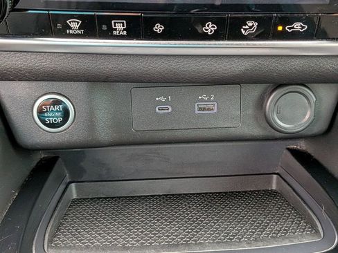 Used 2023 Nissan Rogue SV FWD image 32