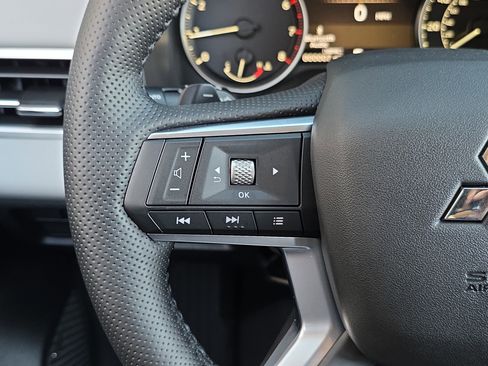 New 2026 Mitsubishi Outlander SE image 15