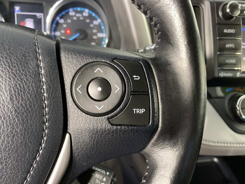 Used 2016 Toyota RAV4 XLE AWD/4WD image 16