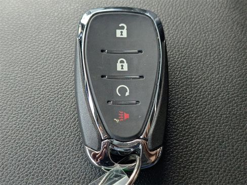 Certified 2025 Chevrolet Trax LT image 33