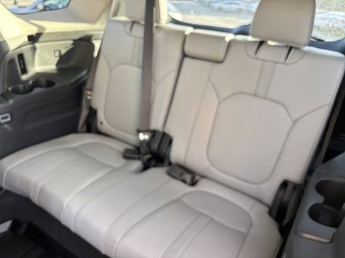 Used 2024 Honda Pilot EX-L image 16