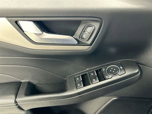 Used 2022 Ford Escape SEL image 11