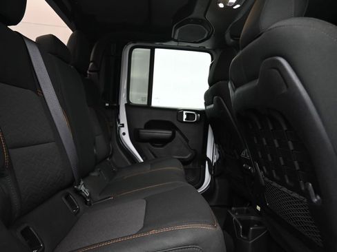 Used 2023 Jeep Gladiator Mojave w/ Trailer Tow Package image 17