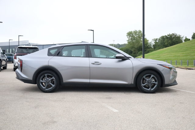 Used 2025 Kia K4 FWD image 4