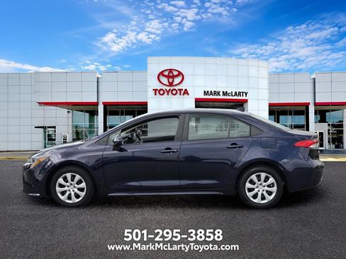 Used 2025 Toyota Corolla LE FWD image 2