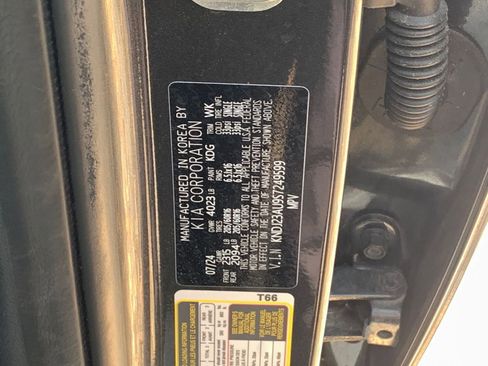 Used 2025 Kia Soul LX w/ LX Technology Package image 10