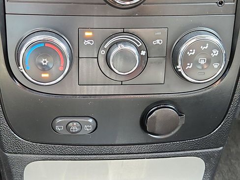Used 2010 Chevrolet HHR LS FWD image 22