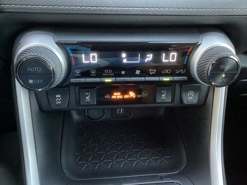 Used 2024 Toyota RAV4 XLE w/ Weather Package AWD/4WD image 18
