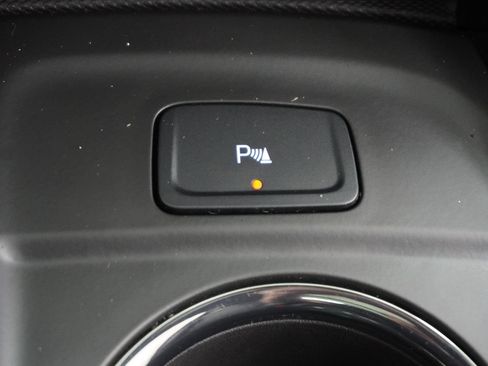 Used 2023 Chevrolet Equinox RS w/ RS Leather Package image 35