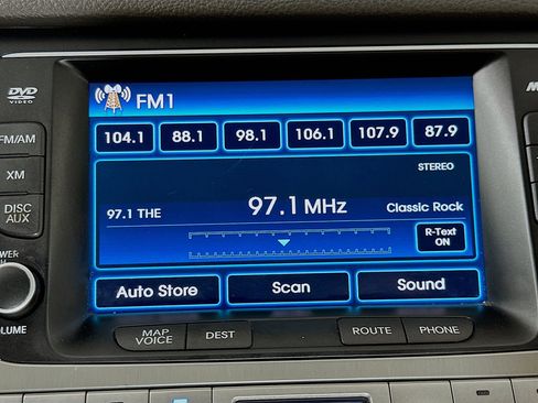 Used 2012 Hyundai Genesis 3.8 w/ Premium Pkg image 19