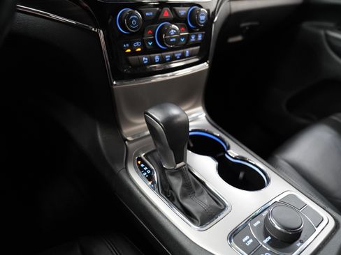 Used 2022 Jeep Grand Cherokee Limited AWD/4WD image 29