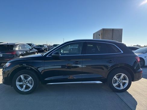 Used 2023 Audi Q5 2.0T Premium w/ Convenience Package image 6