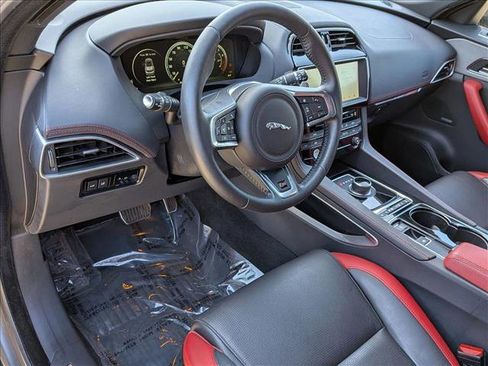 Used 2017 Jaguar F-PACE S AWD/4WD image 10