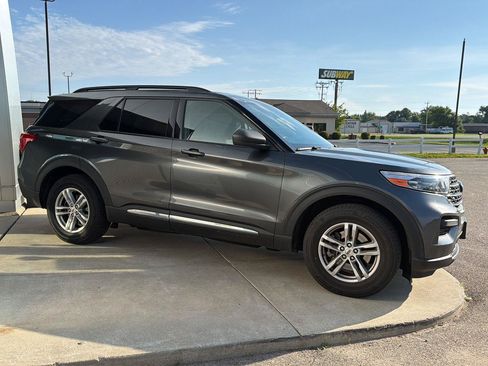Used 2020 Ford Explorer XLT w/ Comfort Package AWD/4WD image 4