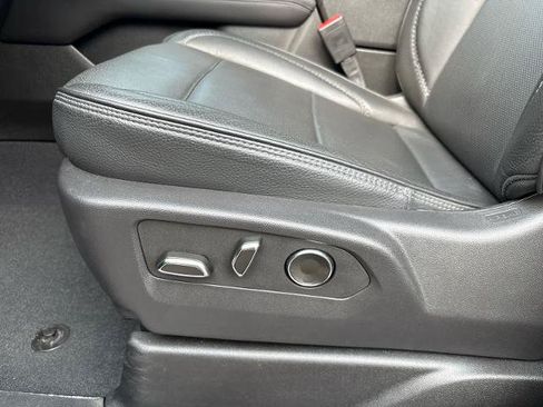 Used 2025 GMC Yukon XL Denali w/ Sun & Power Step Package AWD/4WD image 28