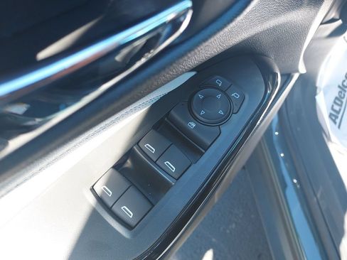 New 2026 Chevrolet Trax LT w/ LT Convenience Package FWD image 11