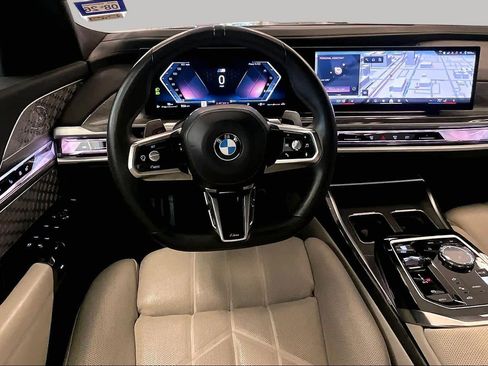 Used 2023 BMW 740i w/ Executive Package RWD image 5