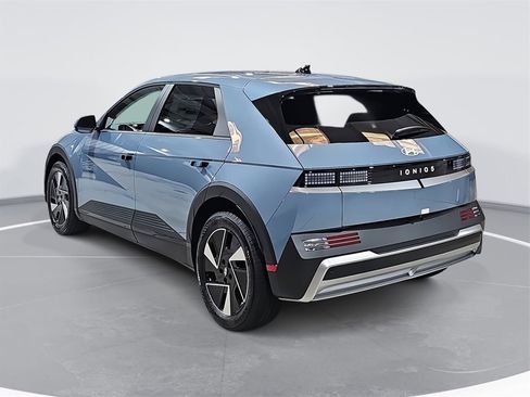 New 2026 Hyundai Ioniq 5 SE image 7