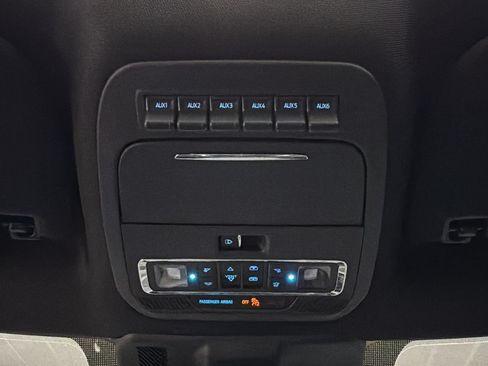Used 2026 Ford F450 Platinum w/ FX4 Off-Road Package AWD/4WD image 37