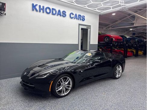 Used 2016 Chevrolet Corvette Stingray Coupe w/ 2LT Preferred Equipment Group RWD image 2