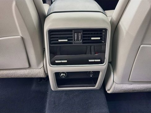 Certified 2023 Porsche Cayenne AWD/4WD image 27