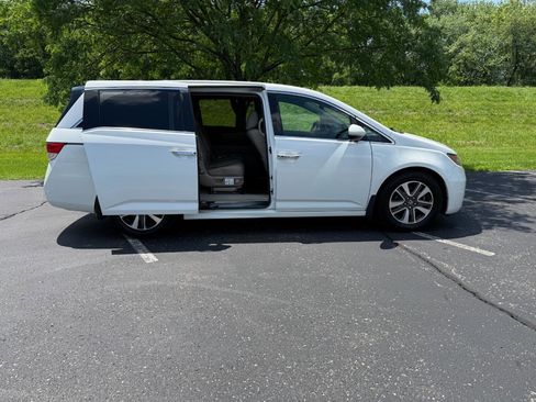 Used 2014 Honda Odyssey Touring Elite image 24