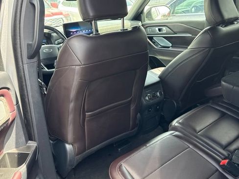 Used 2025 Ford Explorer Platinum AWD/4WD image 13