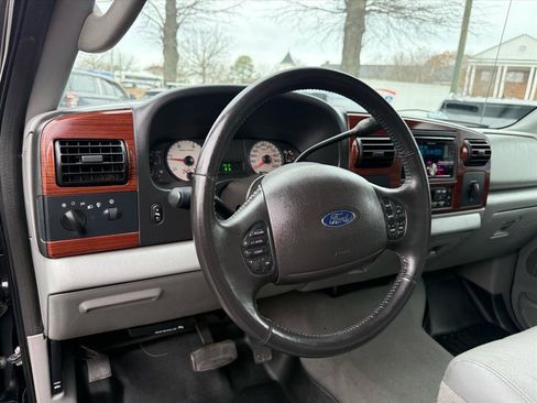 Used 2006 Ford F350 Lariat image 15