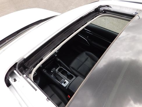 Used 2024 Kia Telluride AWD image 15