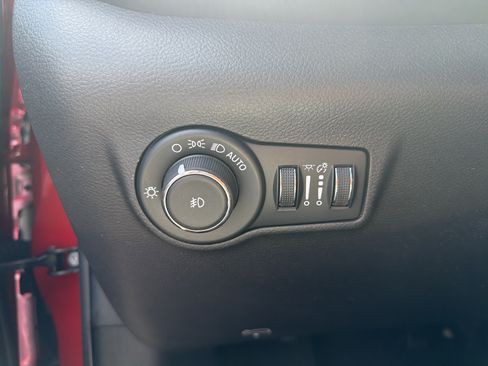 Used 2023 Jeep Compass Latitude w/ Convenience Group AWD/4WD image 16