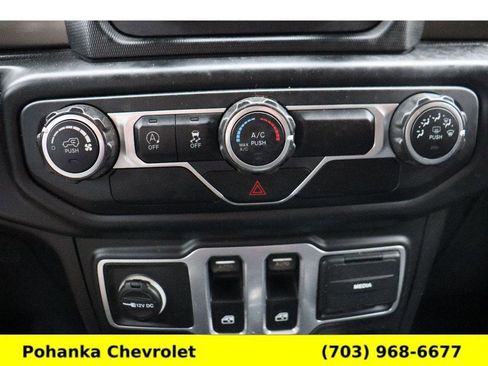 Used 2018 Jeep Wrangler Sport image 16